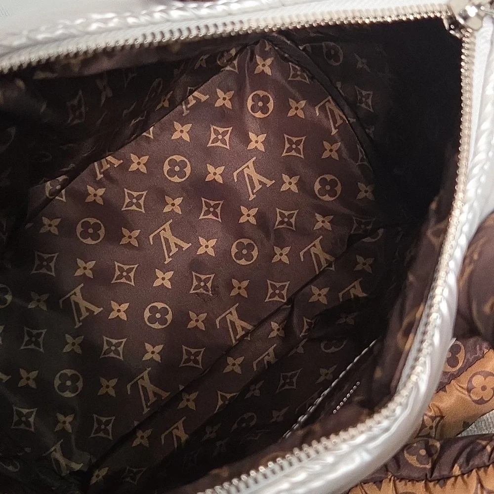 Louis Vuitton Limited Edition Silver Giant Monogram Econyl Pillow Speedy 25 - Picture 10 of 12